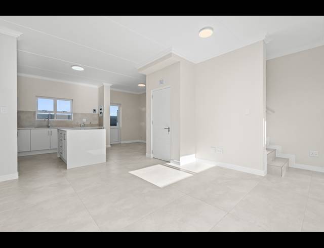 3 BEDROOM TOWNHOUSE TO LET IN SUNNINGDALE